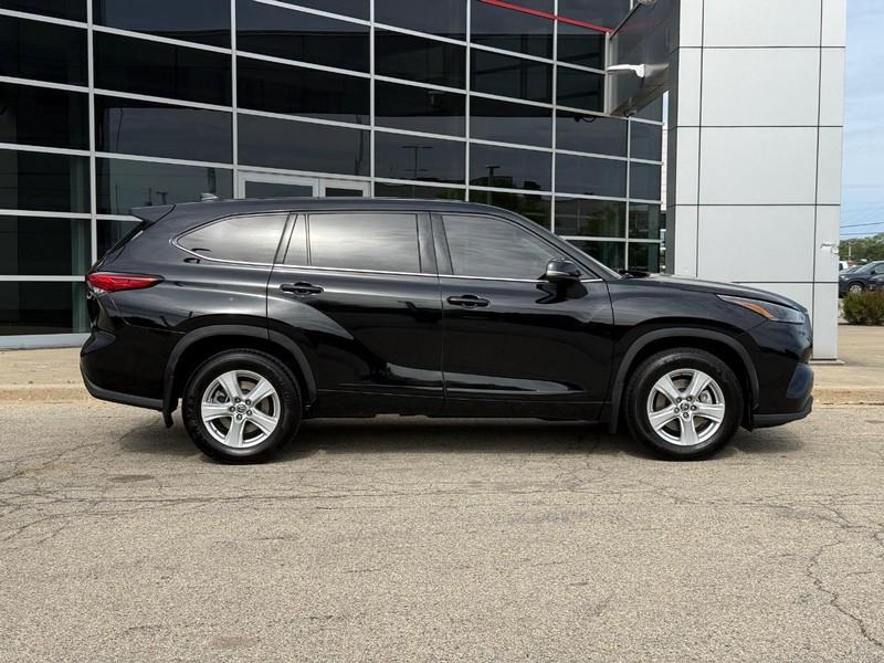 used 2021 Toyota Highlander car, priced at $27,497