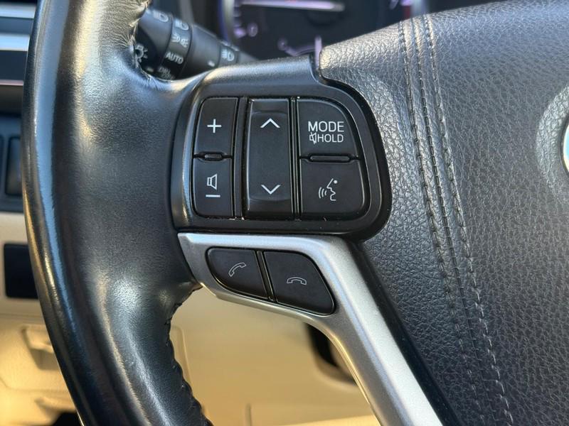 used 2019 Toyota Highlander car, priced at $26,659