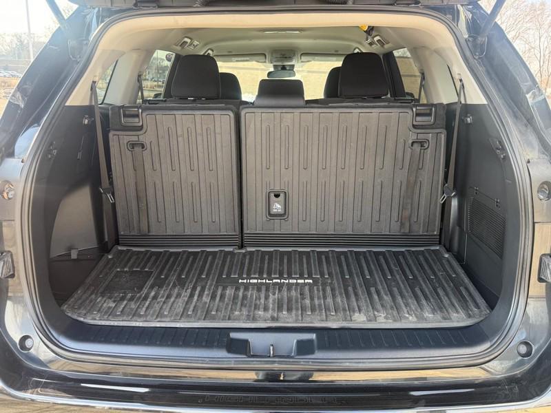 used 2023 Toyota Highlander car