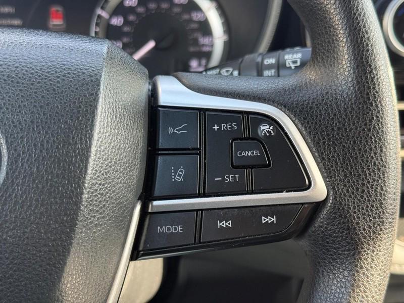 used 2023 Toyota Highlander car