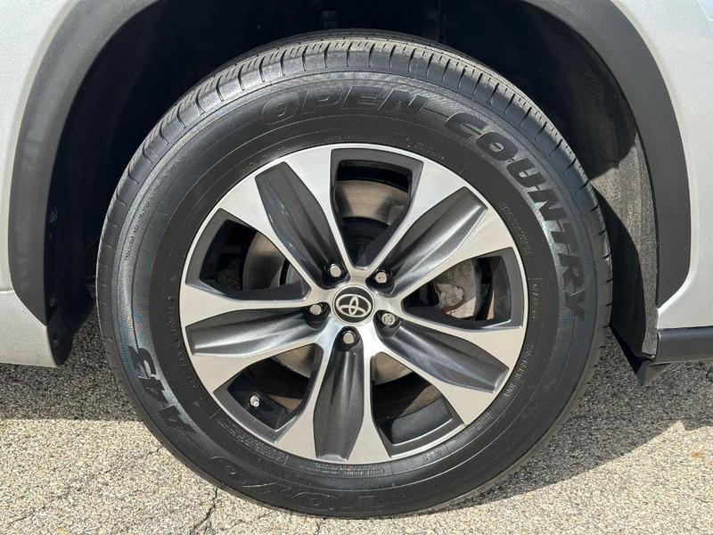 used 2023 Toyota Highlander Hybrid car, priced at $40,533