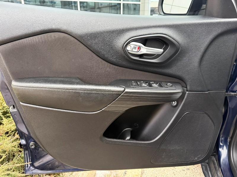 used 2016 Jeep Cherokee car, priced at $9,620