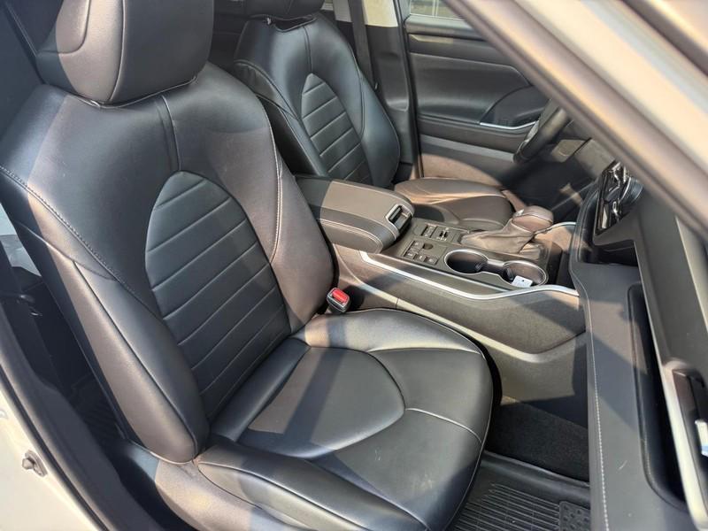 used 2023 Toyota Highlander car