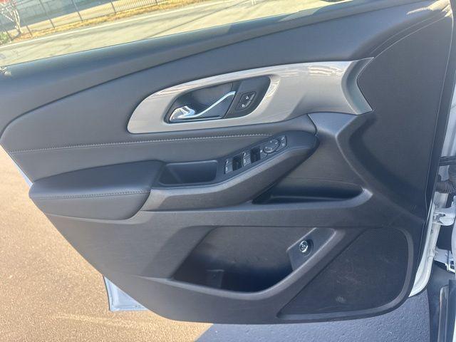 used 2022 Chevrolet Traverse car, priced at $25,990