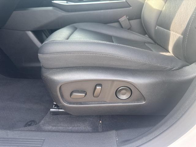 used 2025 Chevrolet Equinox car, priced at $26,989