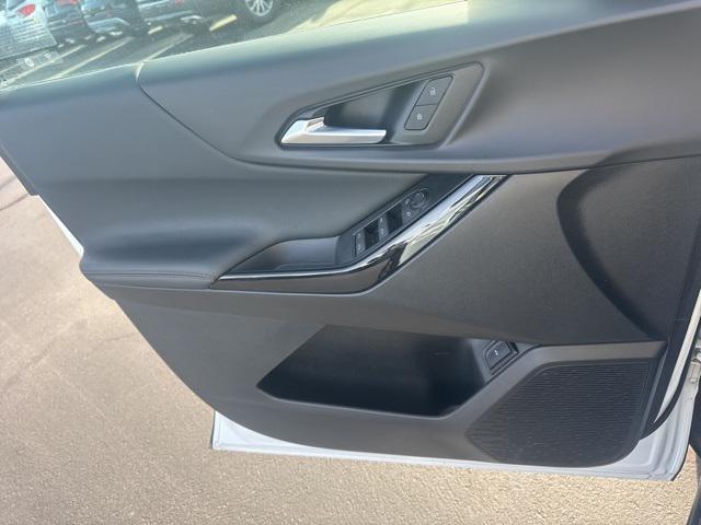 used 2025 Chevrolet Equinox car, priced at $26,989