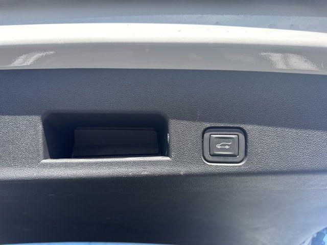 used 2025 GMC Acadia car, priced at $33,694