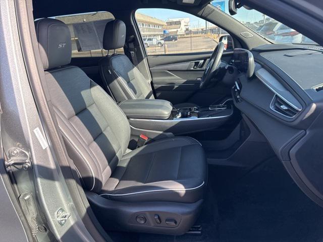 used 2025 Buick Enclave car, priced at $38,897