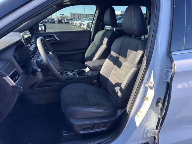 used 2023 Mitsubishi Outlander car, priced at $25,990