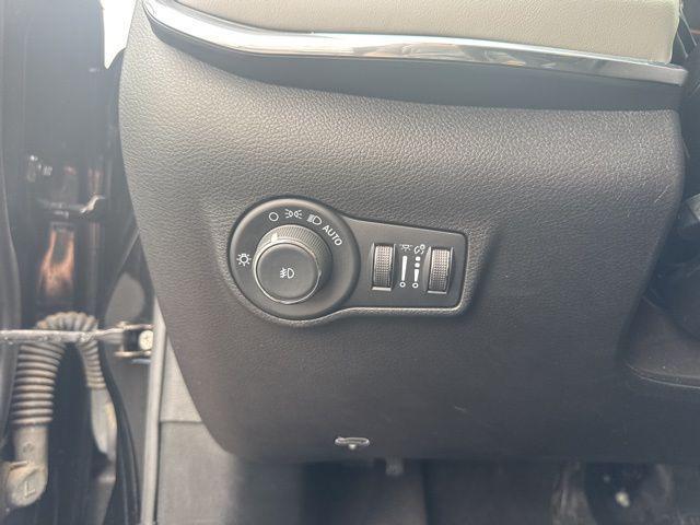 used 2022 Jeep Compass car, priced at $17,633