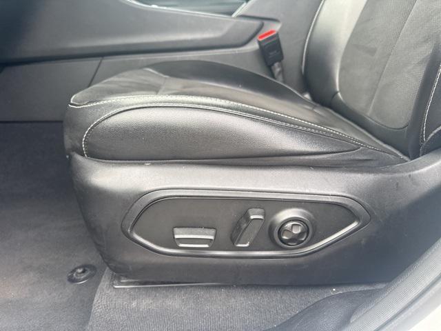 used 2024 Jeep Grand Cherokee L car, priced at $25,999