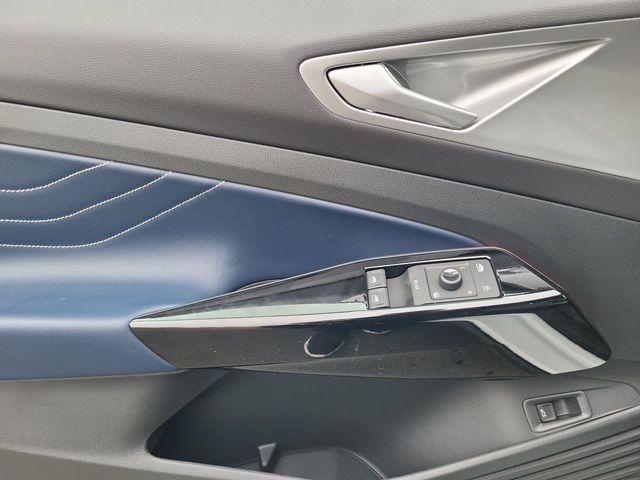 new 2025 Volkswagen ID.4 car, priced at $43,033