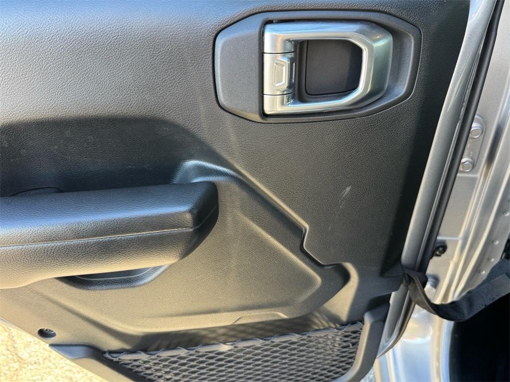 used 2021 Jeep Wrangler Unlimited car, priced at $27,490