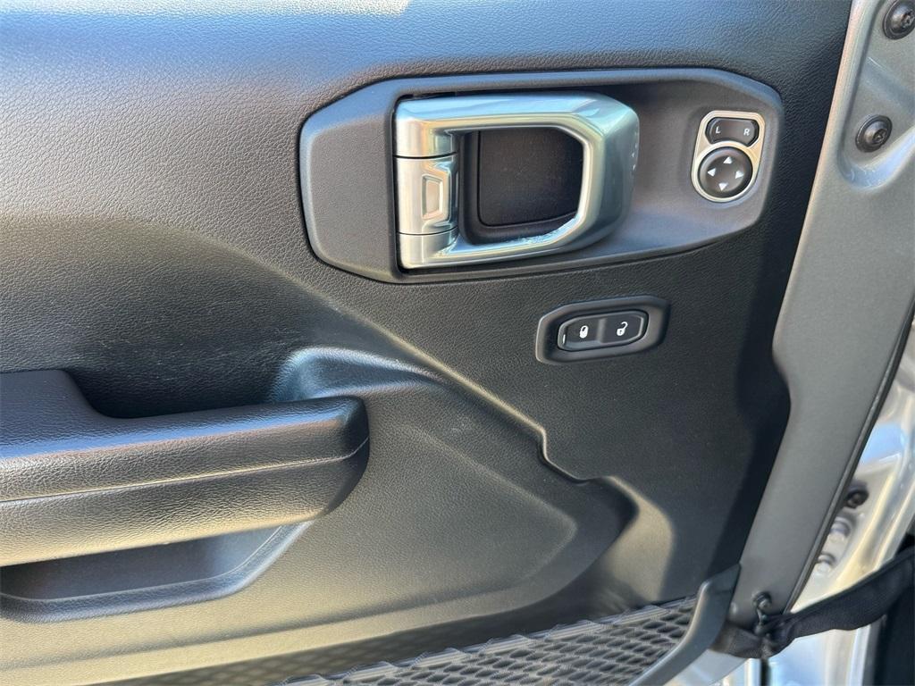 used 2021 Jeep Wrangler Unlimited car, priced at $27,490