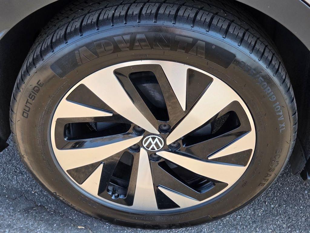 used 2023 Volkswagen ID.4 car, priced at $19,990
