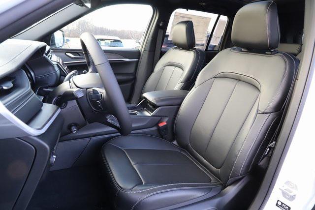 new 2025 Jeep Grand Cherokee car, priced at $45,740