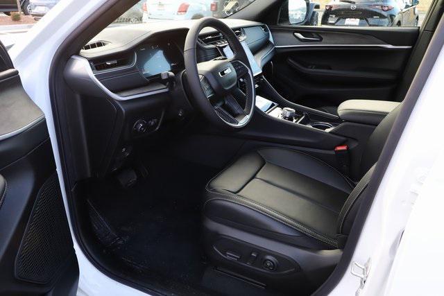 new 2025 Jeep Grand Cherokee car, priced at $45,740