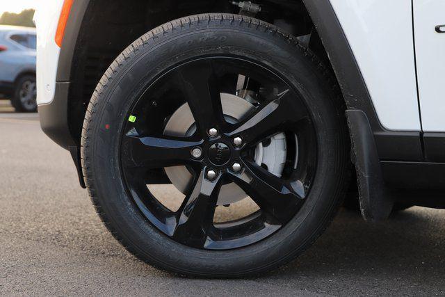 new 2025 Jeep Grand Cherokee car, priced at $47,290