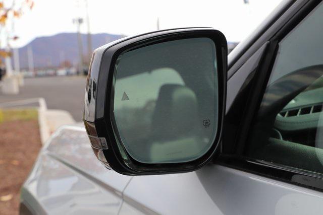 new 2025 Jeep Grand Cherokee L car, priced at $45,898