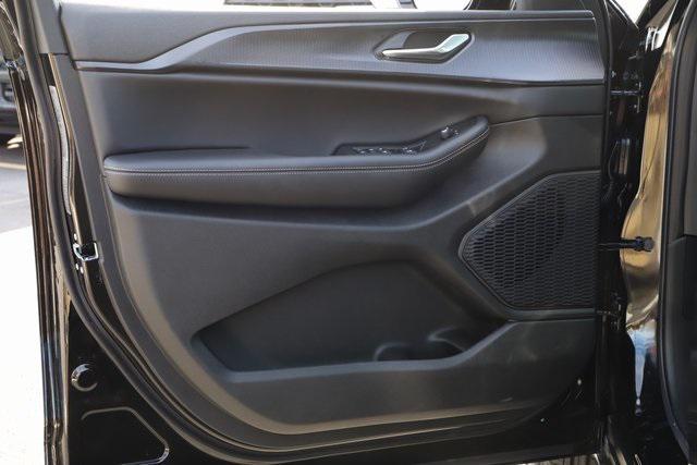 new 2025 Jeep Grand Cherokee car, priced at $38,937