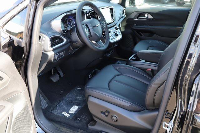 new 2026 Chrysler Pacifica car, priced at $36,758