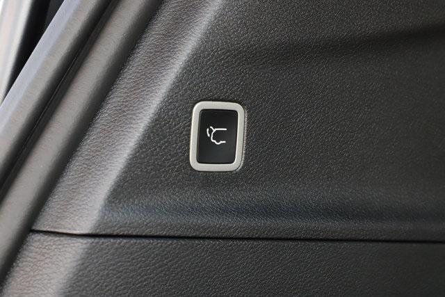 new 2026 Chrysler Pacifica car, priced at $36,758