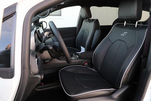 new 2026 Chrysler Pacifica car, priced at $44,378