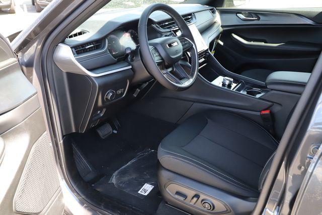 new 2026 Jeep Grand Cherokee car, priced at $43,285