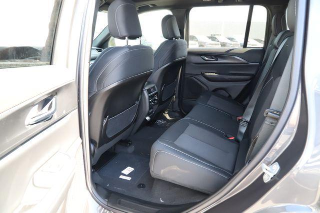 new 2026 Jeep Grand Cherokee car, priced at $43,285