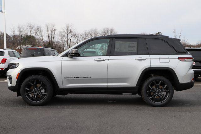 new 2025 Jeep Grand Cherokee car, priced at $45,855
