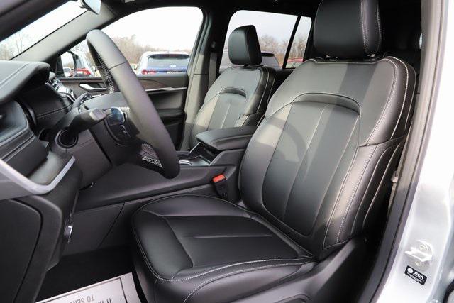 new 2025 Jeep Grand Cherokee car, priced at $44,705