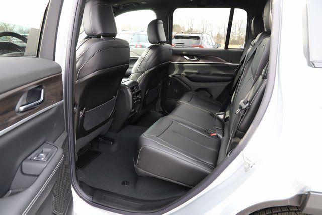 new 2025 Jeep Grand Cherokee car, priced at $45,855