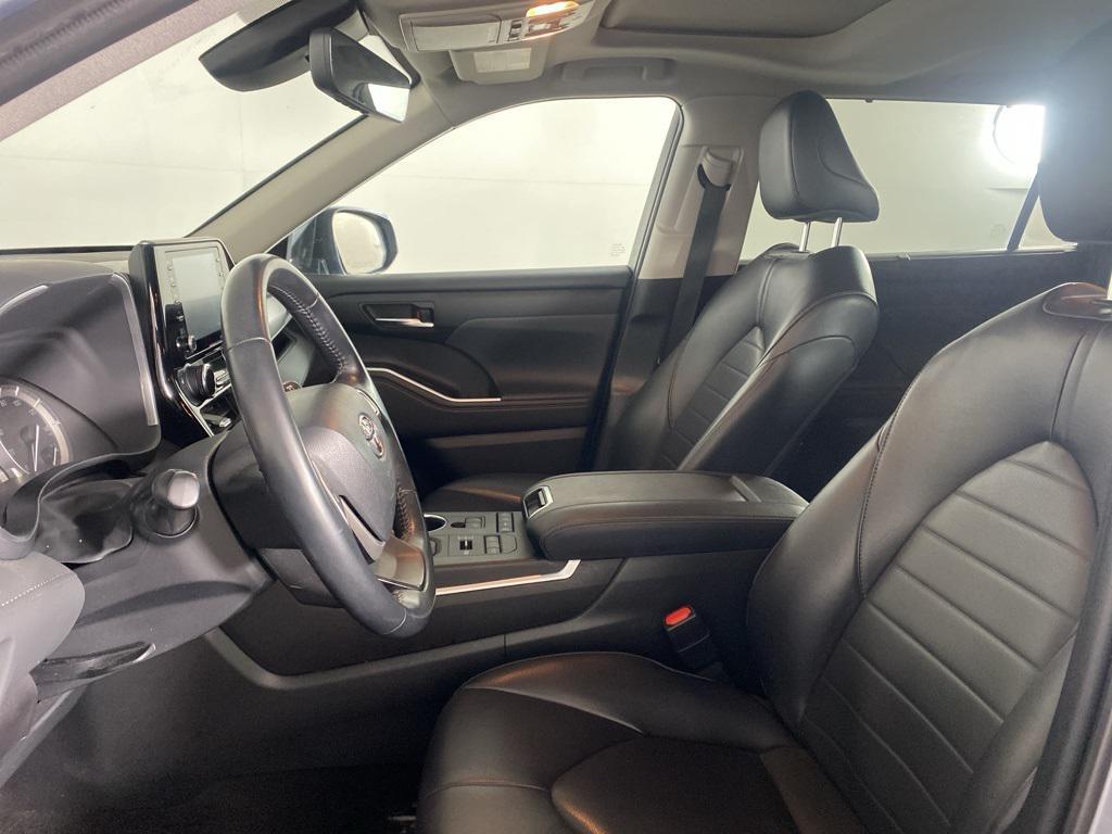 used 2022 Toyota Highlander car, priced at $32,969