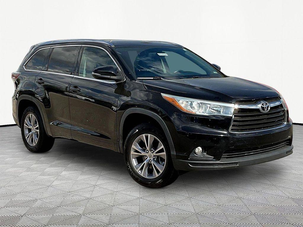 used 2015 Toyota Highlander car, priced at $12,186