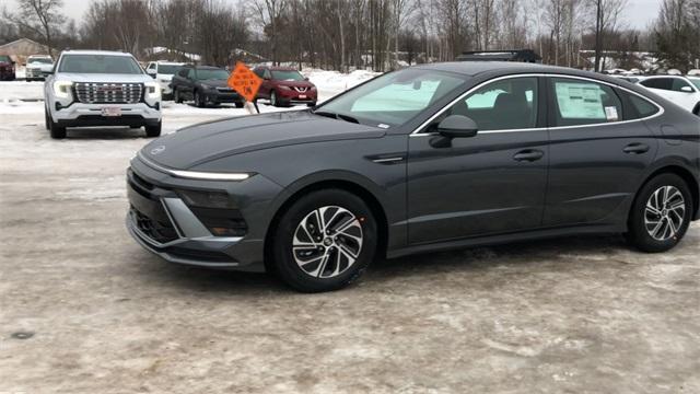 new 2026 Hyundai Sonata Hybrid car, priced at $30,390