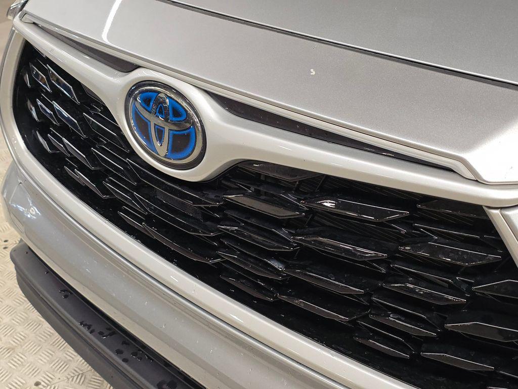 used 2023 Toyota Highlander Hybrid car, priced at $41,495