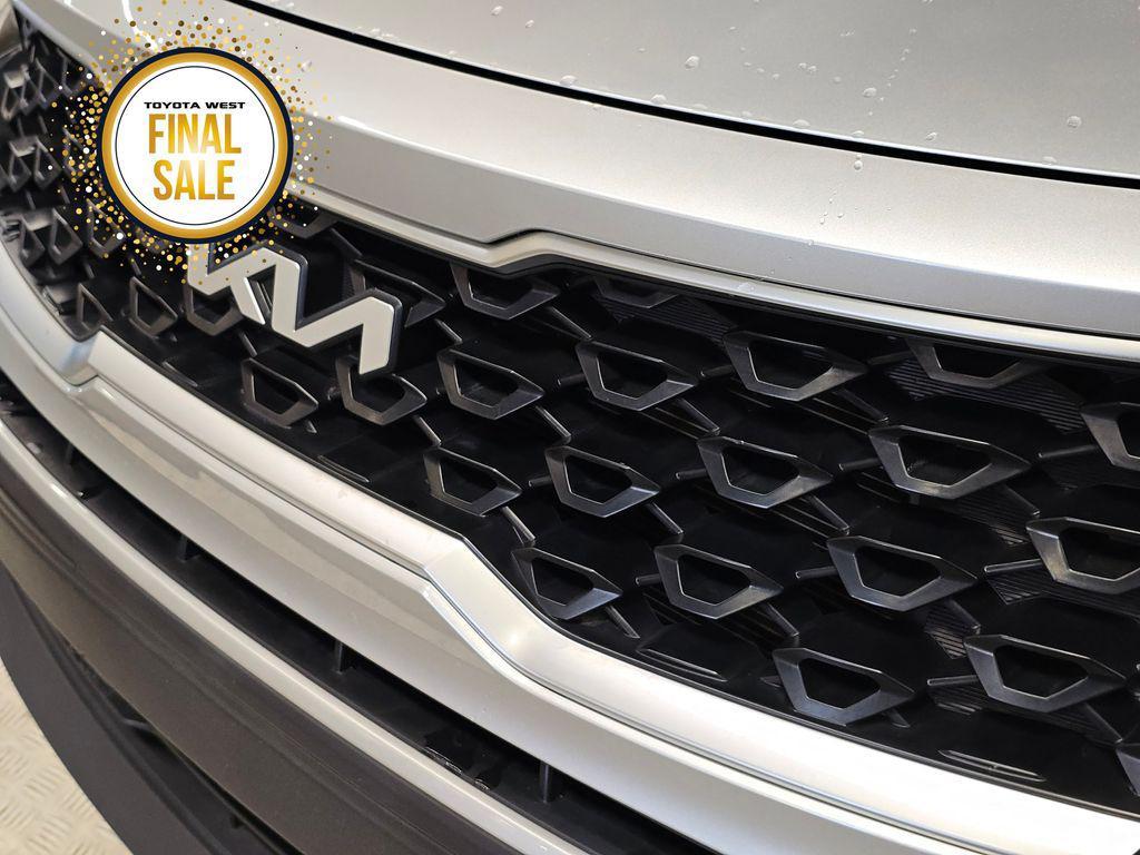 used 2022 Kia Sorento car, priced at $19,595