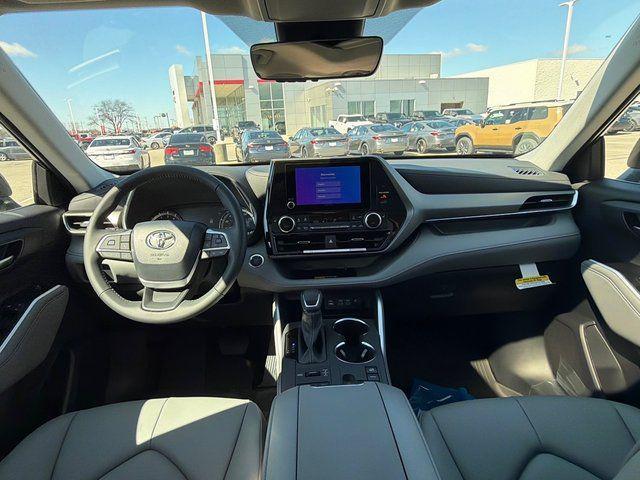 new 2026 Toyota Highlander car, priced at $46,504