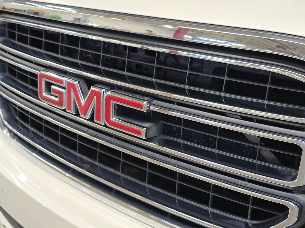 used 2015 GMC Yukon car, priced at $14,993
