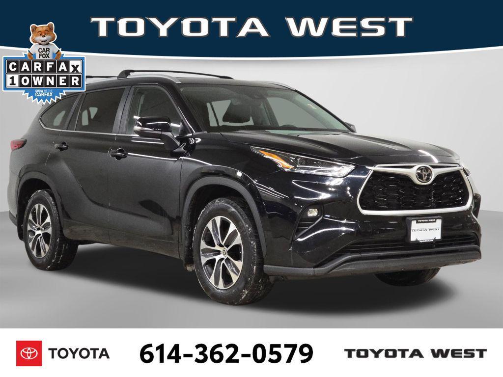 used 2023 Toyota Highlander car, priced at $34,495