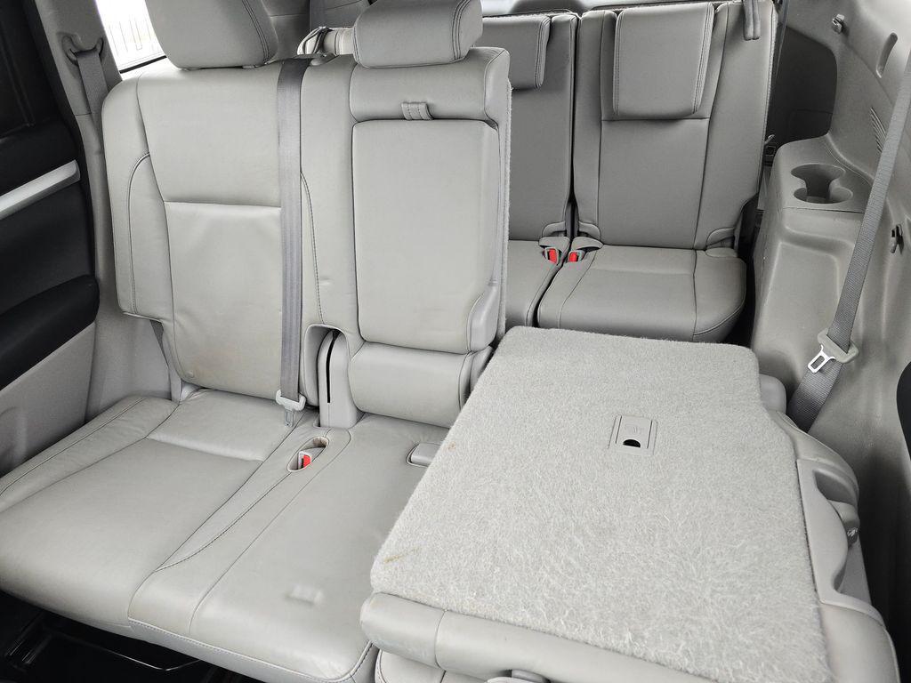 used 2015 Toyota Highlander car, priced at $15,980