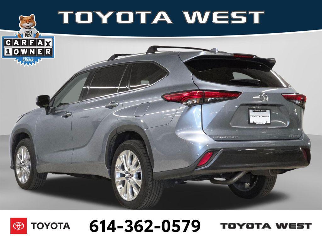 used 2023 Toyota Highlander car, priced at $41,121