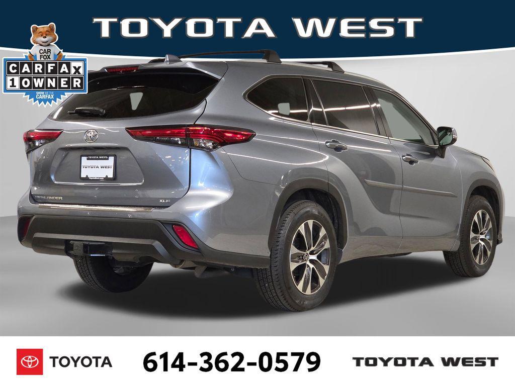 used 2022 Toyota Highlander car, priced at $32,939