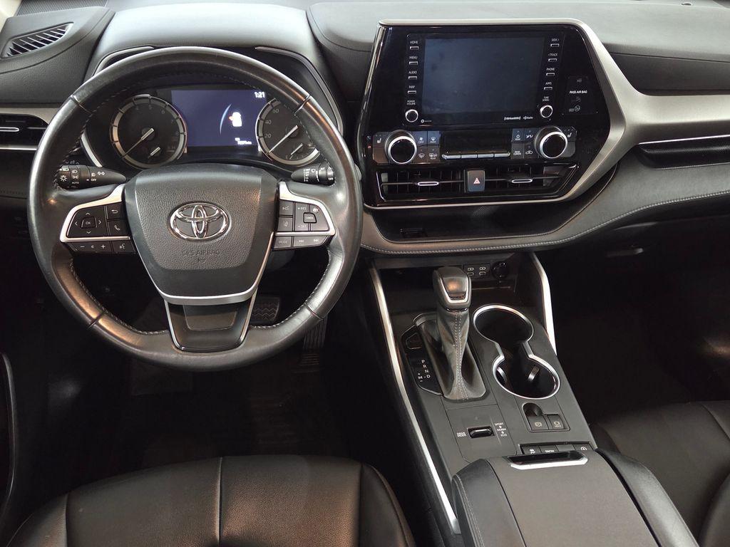 used 2022 Toyota Highlander car, priced at $32,939
