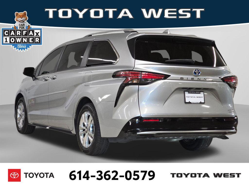 used 2024 Toyota Sienna car, priced at $39,994