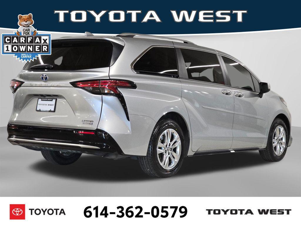used 2024 Toyota Sienna car, priced at $39,994