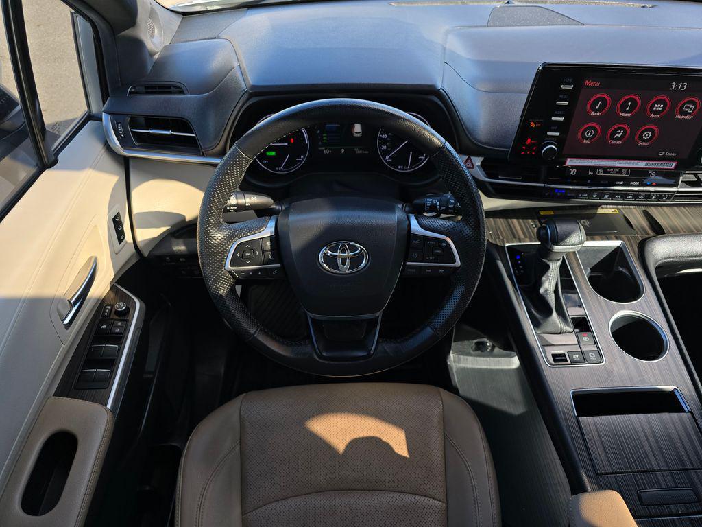 used 2024 Toyota Sienna car, priced at $39,994
