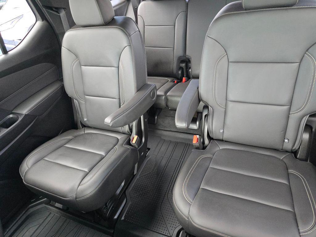 used 2023 Chevrolet Traverse car, priced at $30,031