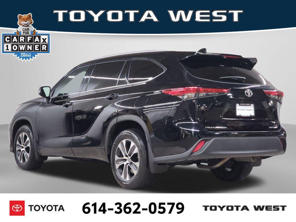 used 2022 Toyota Highlander car, priced at $29,602