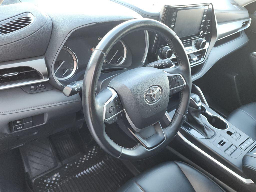 used 2022 Toyota Highlander car, priced at $29,602
